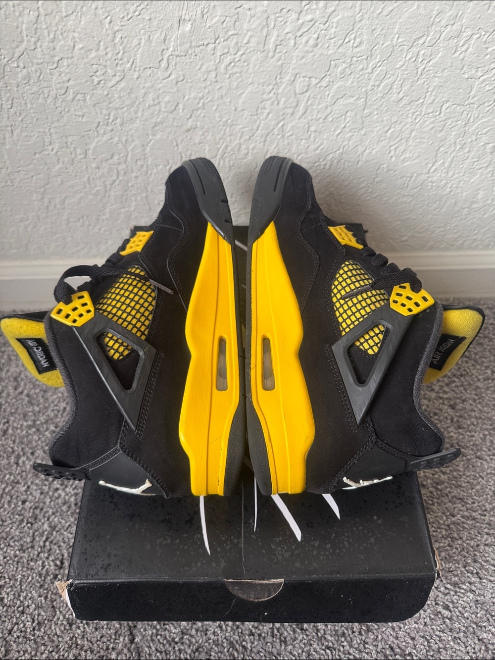 Men Air Jordan Retro 4 Thunder Shoes Size 9.5 - Picture 5 of 8